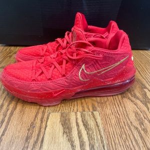 Nike Lebron XVII Low PH University Red/Metallic Gold Men’s Size 11 CD5008-600